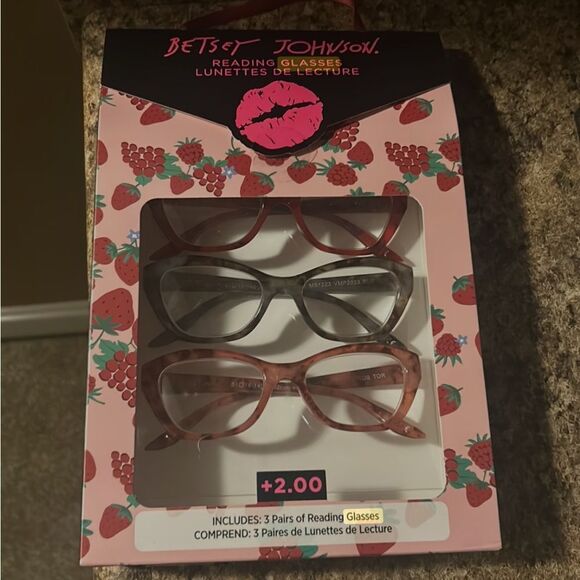 Betsey Johnson Reading Glasses 3 pairs +2.00 New - Picture 1 of 3